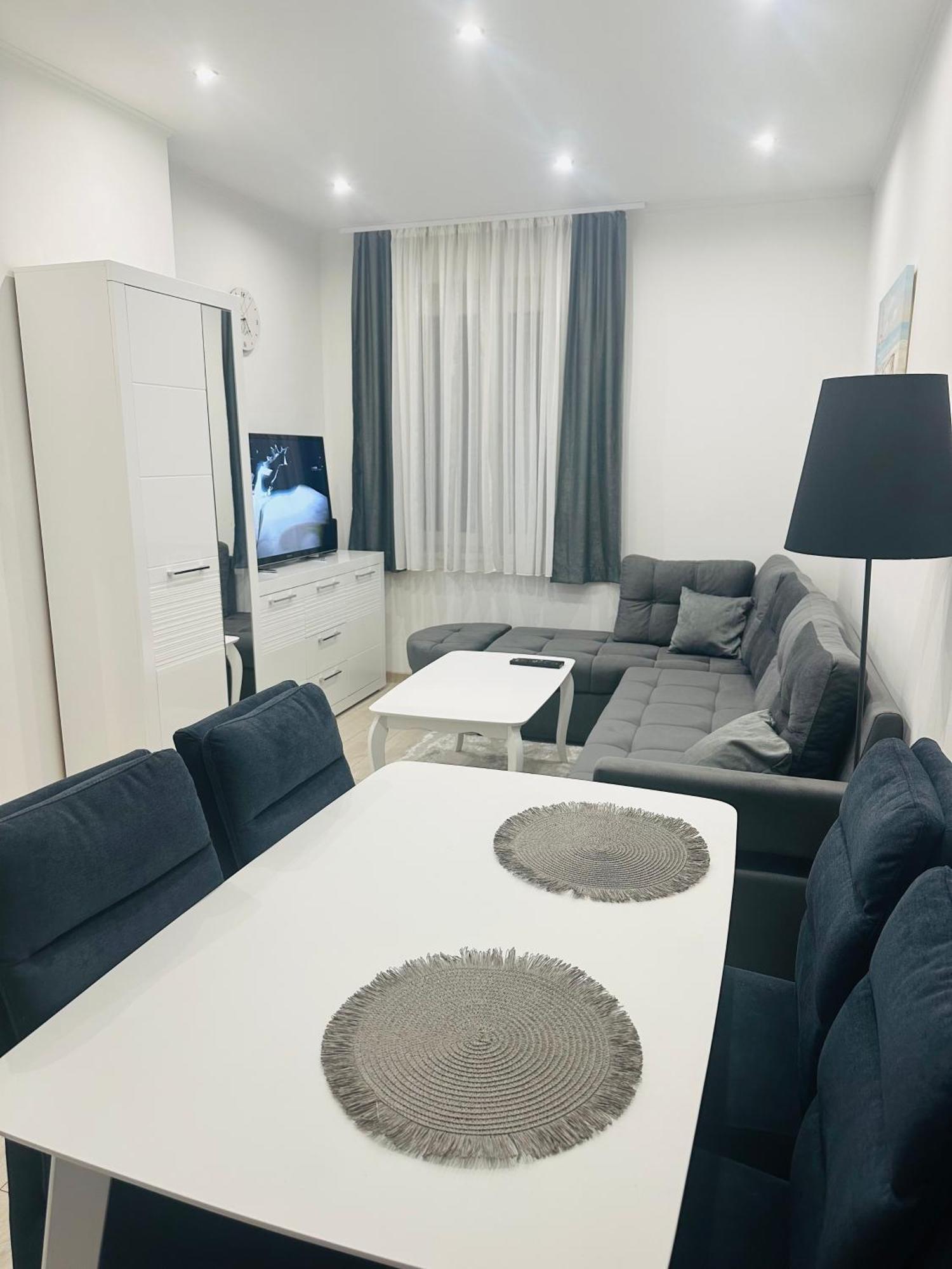 Vijecnica Apartment *